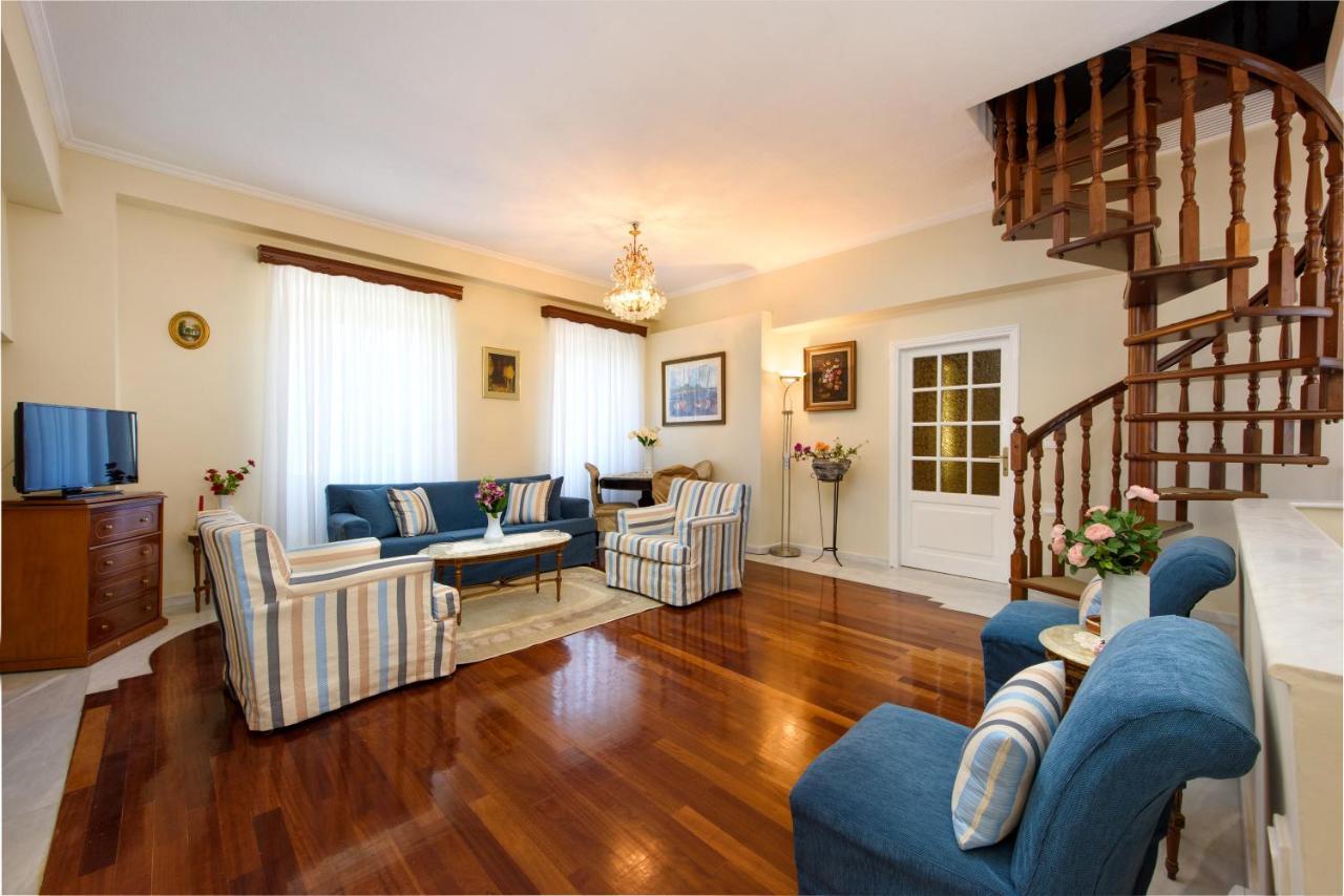 The Old Mansion Apartment Sinarades Luaran gambar