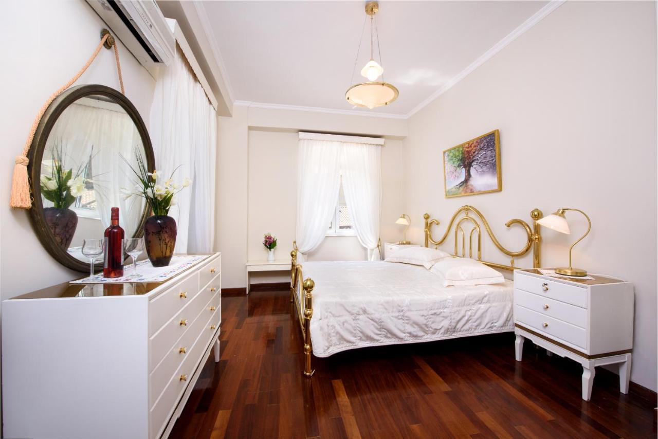 The Old Mansion Apartment Sinarades Luaran gambar