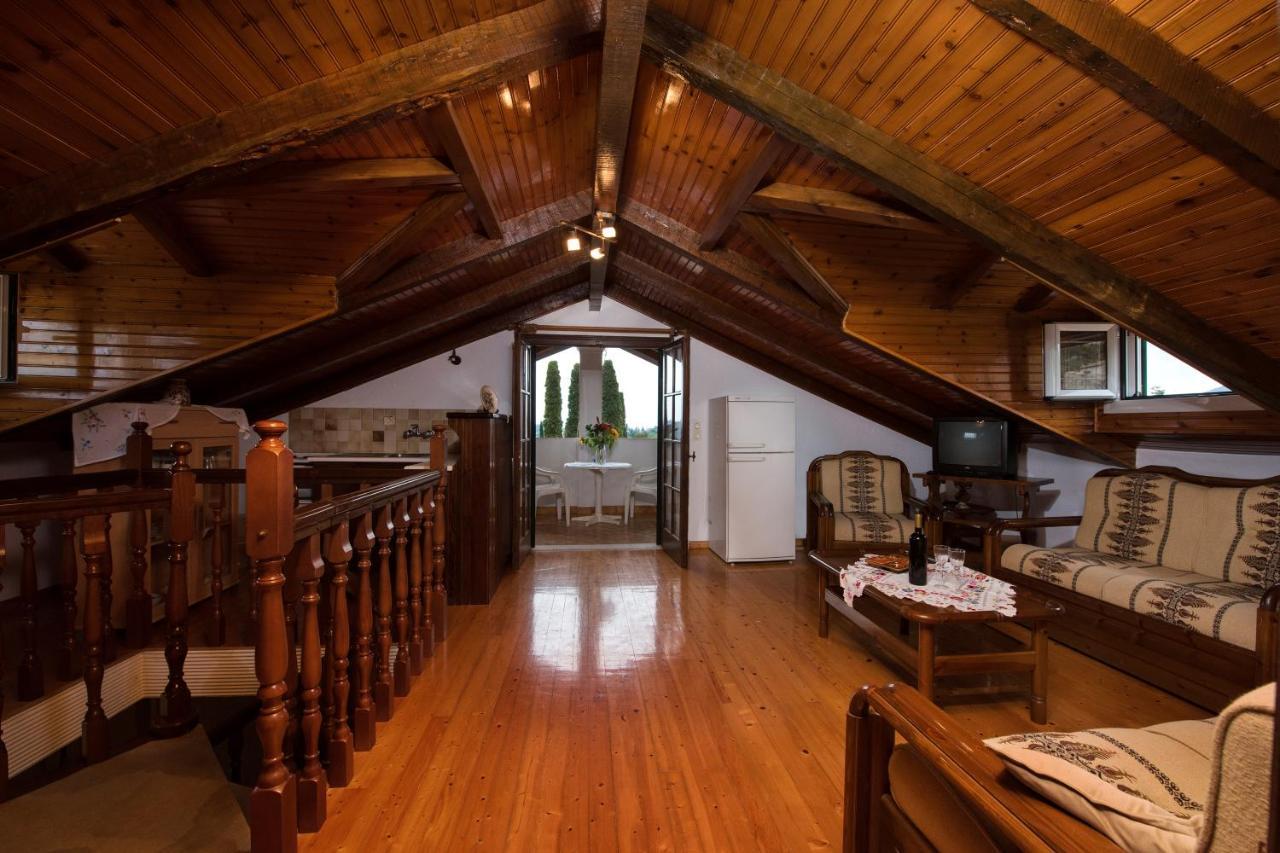 The Old Mansion Apartment Sinarades Luaran gambar