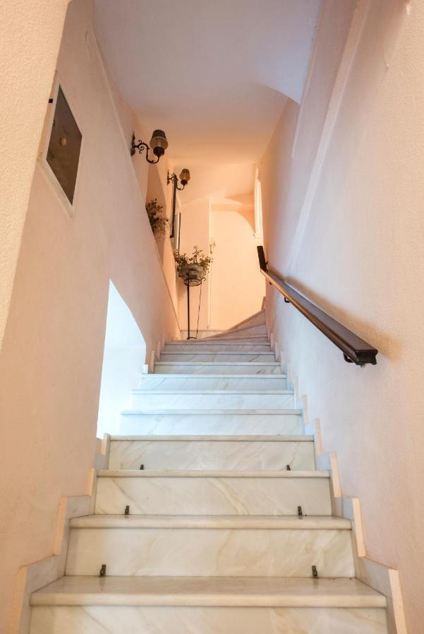 The Old Mansion Apartment Sinarades Luaran gambar