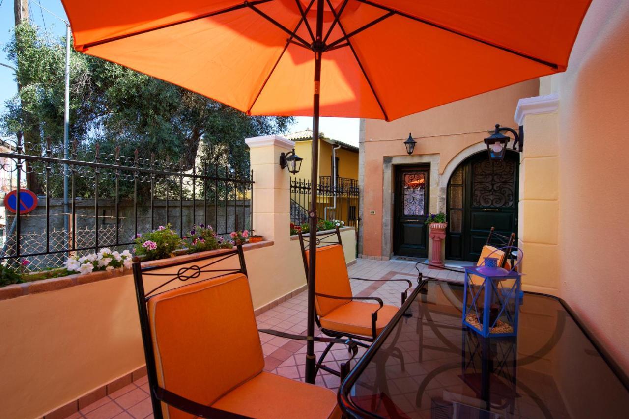 The Old Mansion Apartment Sinarades Luaran gambar